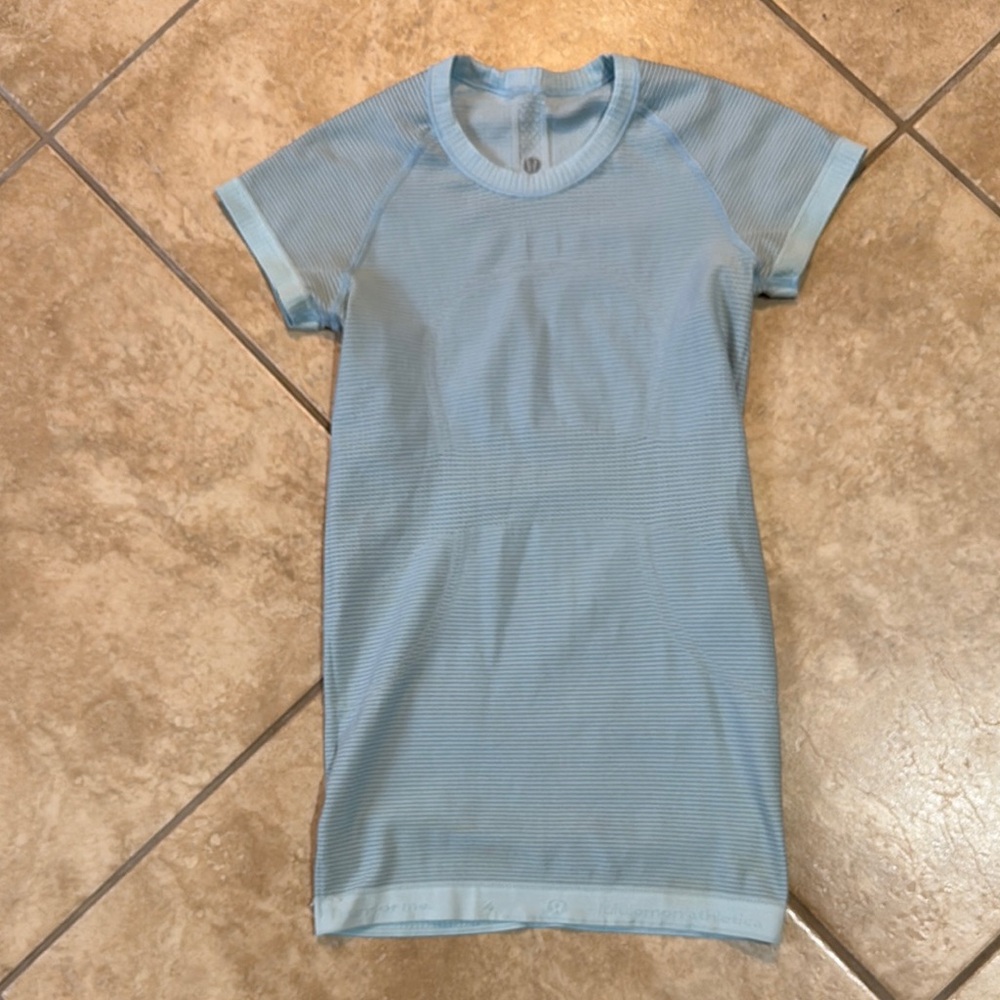 Lululemon Swifty Tech T-shirt Reversible Size 4